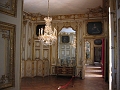 040 Versailles room